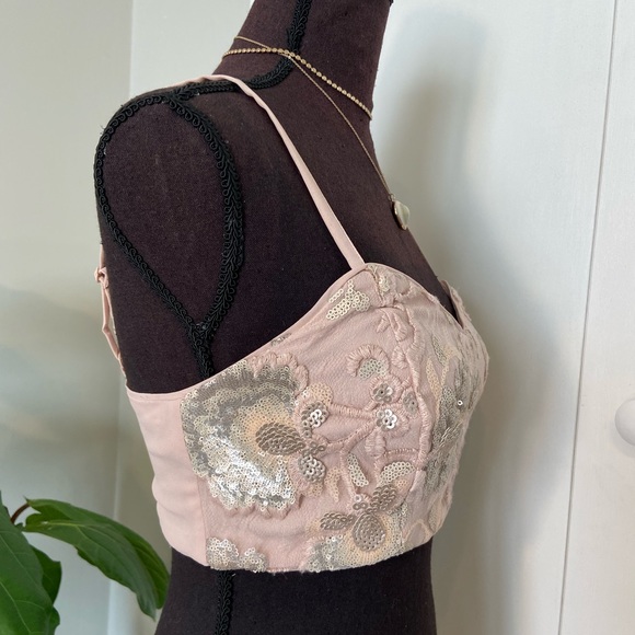 Cropped Spaghetti Strap Sequin Tank Top - Picture 7 of 12